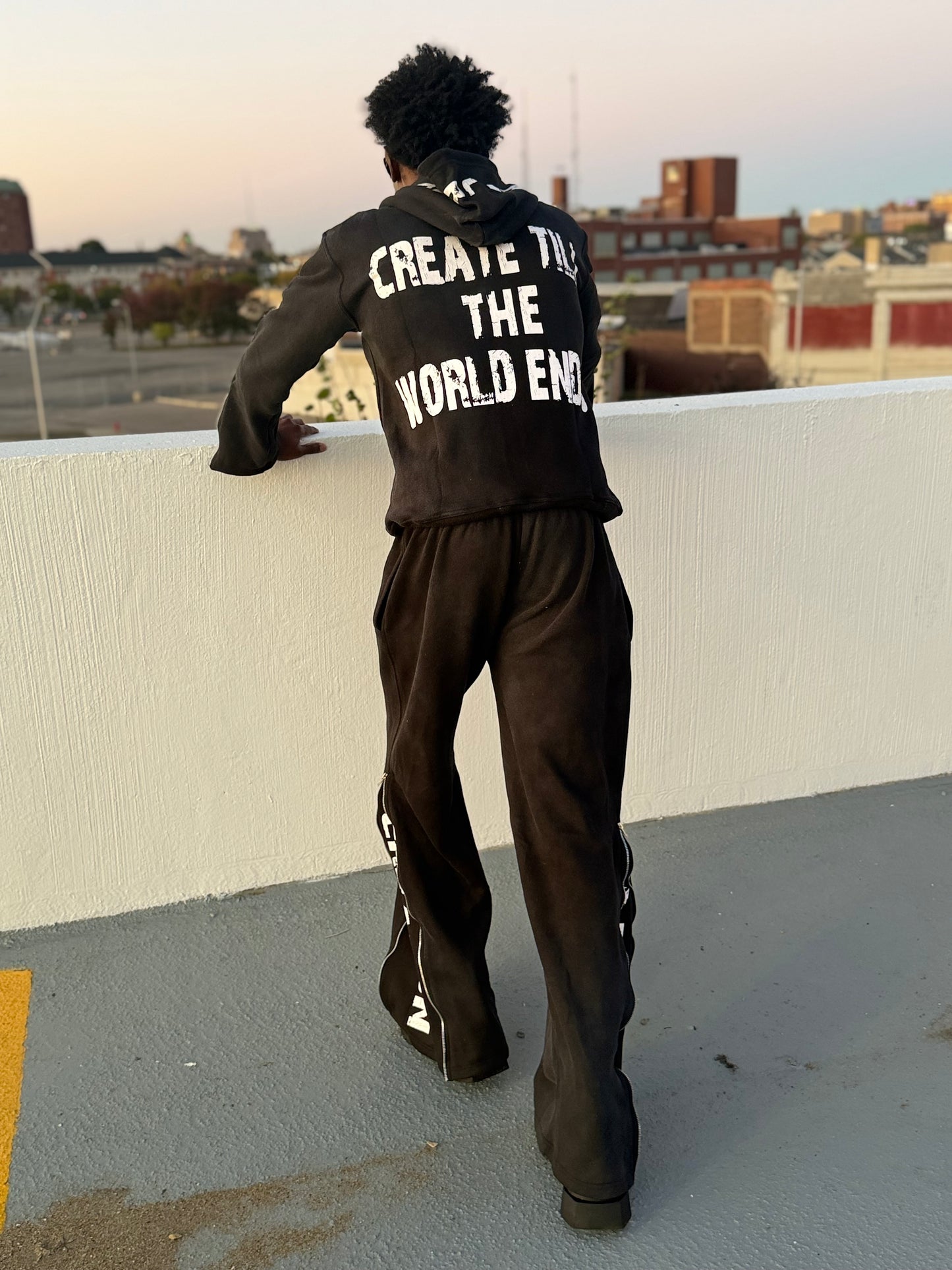 New creation zip it jogger set